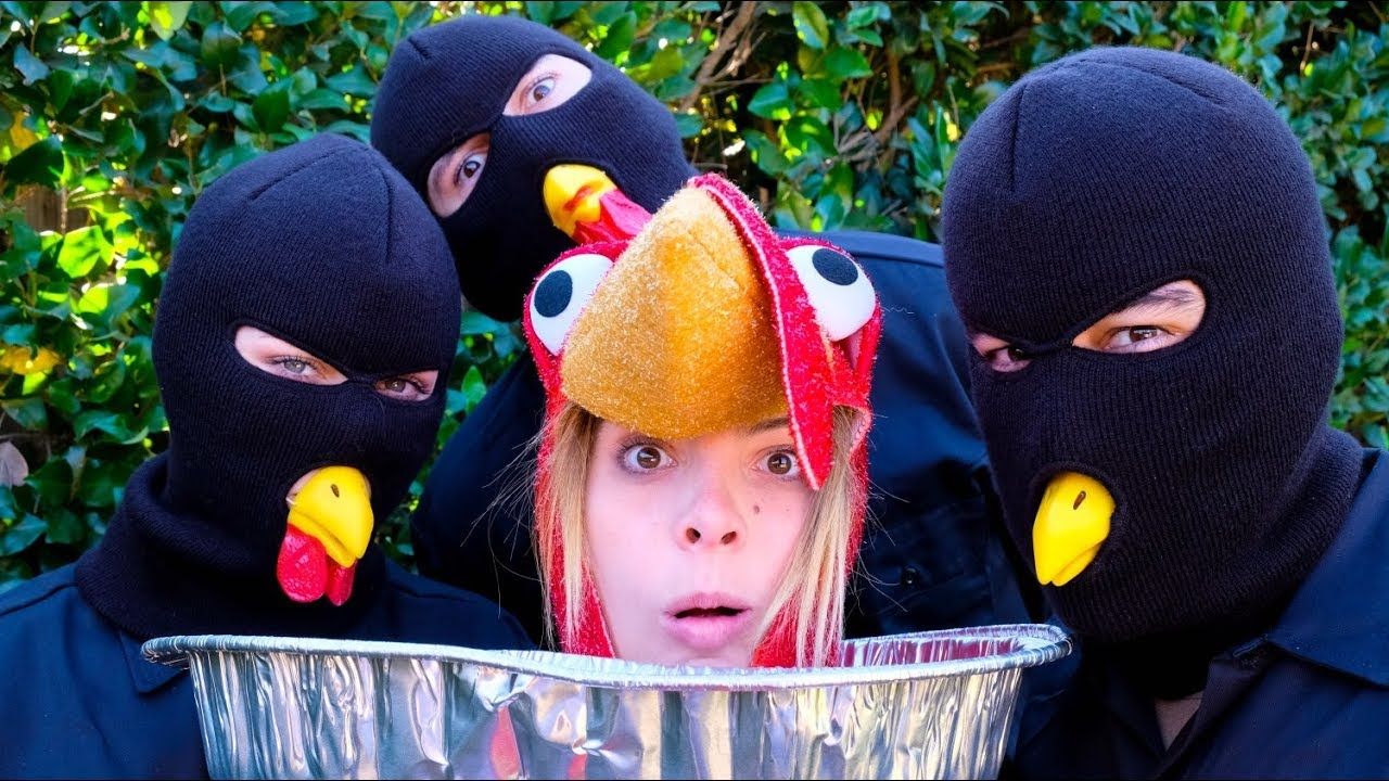 I’m Thanksgiving Dinner? | Lele Pons